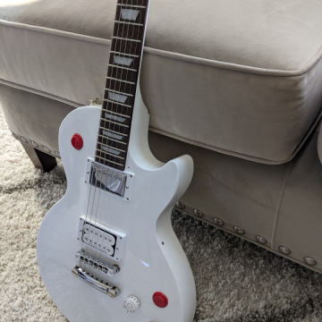04-Epiphone-red